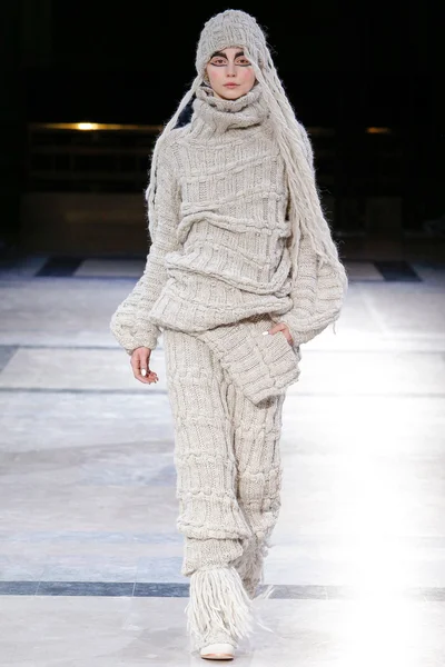 Look 13